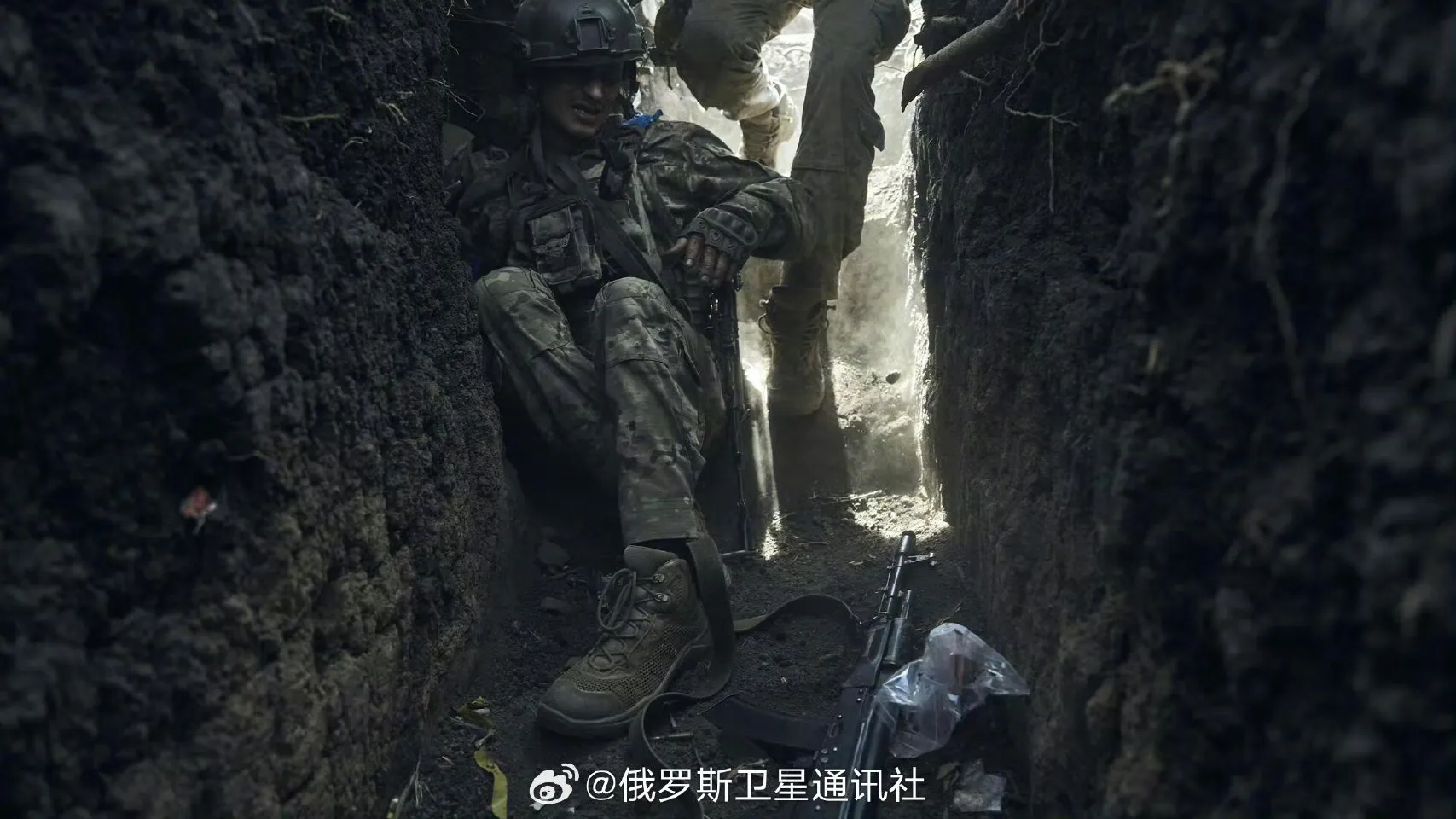 包含乌克兰队横扫群雄立于不败之地的词条